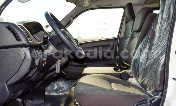 Hividy Toyota Hiace fotsy Car in Import - Dubai in Diana Hividy Toyota Hiace fotsy Car in Import - Dubai in Diana
