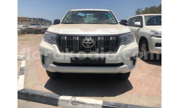 Acheter Import Voiture Toyota Prado Blanc à Import - Dubai, Diana Acheter Import Voiture Toyota Prado Blanc à Import - Dubai, Diana