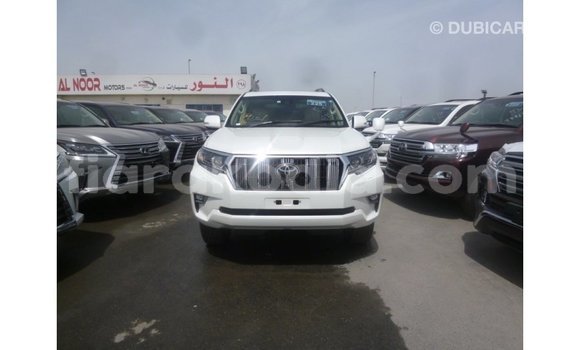 Acheter Import Voiture Toyota Prado Blanc à Import - Dubai, Diana Acheter Import Voiture Toyota Prado Blanc à Import - Dubai, Diana