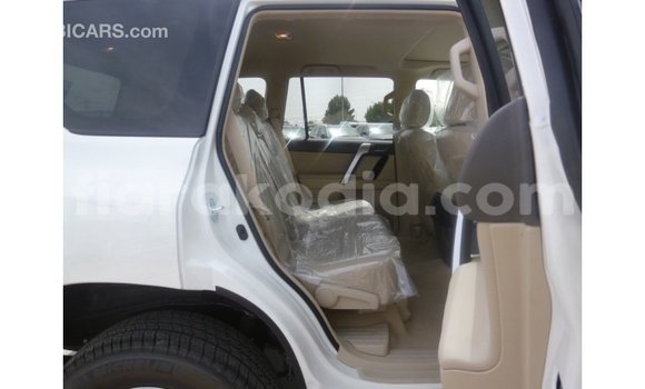 Acheter Import Voiture Toyota Prado Blanc à Import - Dubai, Diana Acheter Import Voiture Toyota Prado Blanc à Import - Dubai, Diana