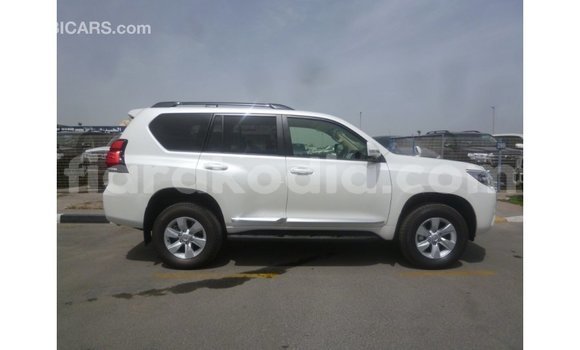 Acheter Import Voiture Toyota Prado Blanc à Import - Dubai, Diana Acheter Import Voiture Toyota Prado Blanc à Import - Dubai, Diana