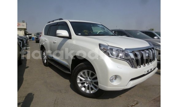 Acheter Import Voiture Toyota Prado Blanc à Import - Dubai, Diana Acheter Import Voiture Toyota Prado Blanc à Import - Dubai, Diana