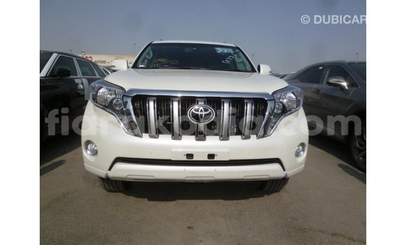 Acheter Import Voiture Toyota Prado Blanc à Import - Dubai, Diana Acheter Import Voiture Toyota Prado Blanc à Import - Dubai, Diana
