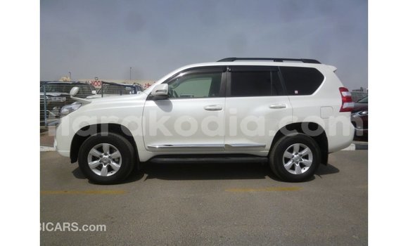 Acheter Import Voiture Toyota Prado Blanc à Import - Dubai, Diana Acheter Import Voiture Toyota Prado Blanc à Import - Dubai, Diana