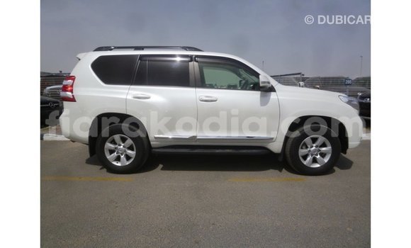Acheter Import Voiture Toyota Prado Blanc à Import - Dubai, Diana Acheter Import Voiture Toyota Prado Blanc à Import - Dubai, Diana