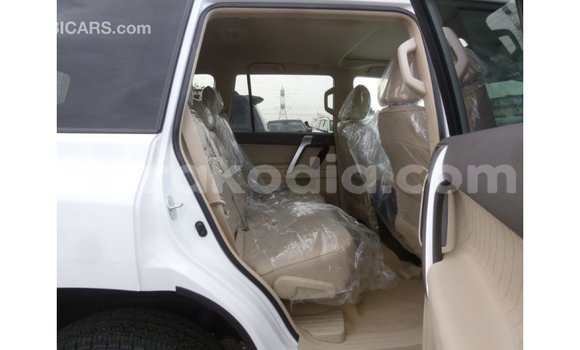 Acheter Import Voiture Toyota Prado Blanc à Import - Dubai, Diana Acheter Import Voiture Toyota Prado Blanc à Import - Dubai, Diana