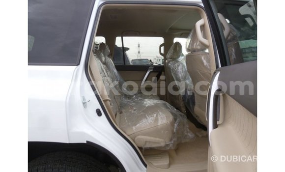 Acheter Import Voiture Toyota Prado Blanc à Import - Dubai, Diana Acheter Import Voiture Toyota Prado Blanc à Import - Dubai, Diana