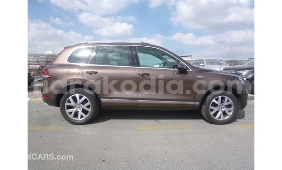 Acheter Import Voiture Volkswagen Touareg Marron à Import - Dubai, Diana Acheter Import Voiture Volkswagen Touareg Marron à Import - Dubai, Diana