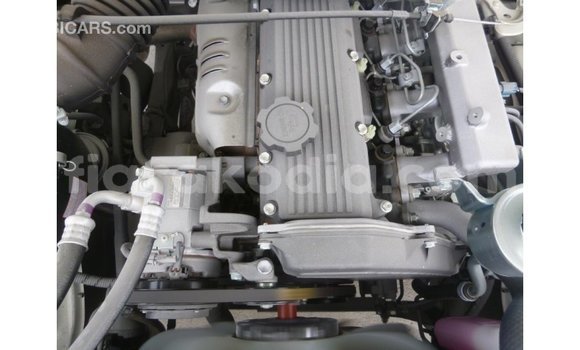 Acheter Import Voiture Toyota Land Cruiser Blanc à Import - Dubai, Diana Acheter Import Voiture Toyota Land Cruiser Blanc à Import - Dubai, Diana