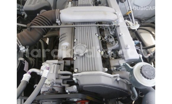 Acheter Import Voiture Toyota Land Cruiser Blanc à Import - Dubai, Diana Acheter Import Voiture Toyota Land Cruiser Blanc à Import - Dubai, Diana