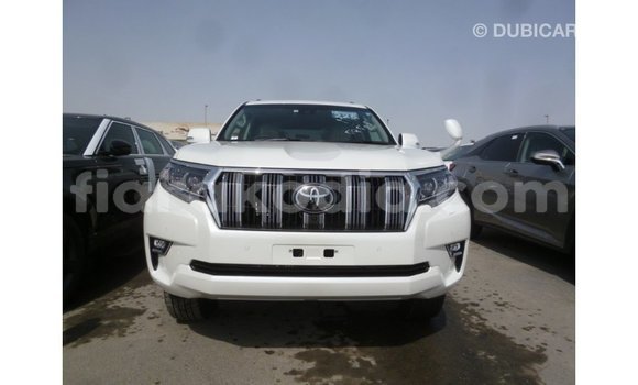 Acheter Import Voiture Toyota Prado Blanc à Import - Dubai, Diana Acheter Import Voiture Toyota Prado Blanc à Import - Dubai, Diana