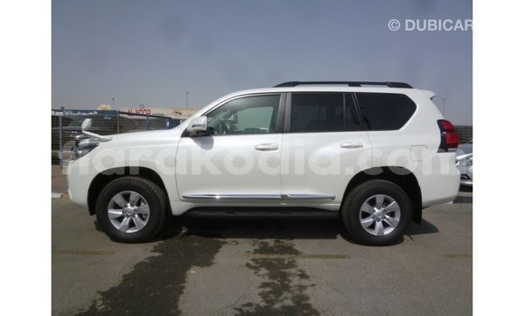 Acheter Import Voiture Toyota Prado Blanc à Import - Dubai, Diana Acheter Import Voiture Toyota Prado Blanc à Import - Dubai, Diana