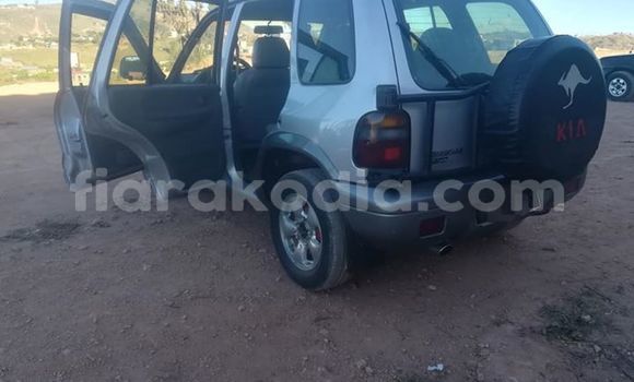 Hividy Kia Sportage Silver Car in Antananarivo in Analamanga Hividy Kia Sportage Silver Car in Antananarivo in Analamanga