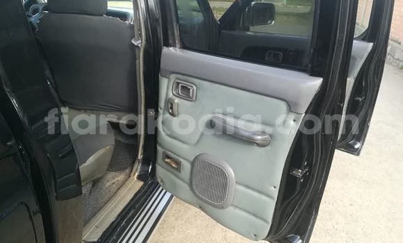 Hividy Nissan Pathfinder Black Car in Antananarivo in Analamanga Hividy Nissan Pathfinder Black Car in Antananarivo in Analamanga