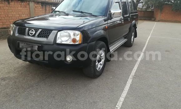 Hividy Nissan Pathfinder Black Car in Antananarivo in Analamanga Hividy Nissan Pathfinder Black Car in Antananarivo in Analamanga