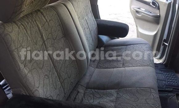 Hividy Daewoo Musso fotsy Car in Antananarivo in Analamanga Hividy Daewoo Musso fotsy Car in Antananarivo in Analamanga