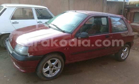 Buy Used Renault Clio Red Car in Antananarivo in Analamanga Buy Used Renault Clio Red Car in Antananarivo in Analamanga