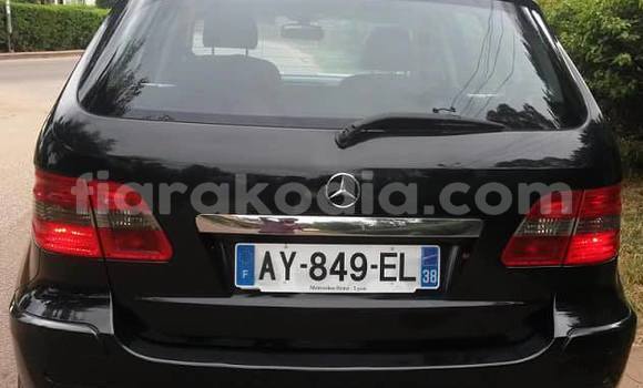Hividy Mercedes‒Benz B-klasse Black Car in Antananarivo in Analamanga Hividy Mercedes‒Benz B-klasse Black Car in Antananarivo in Analamanga