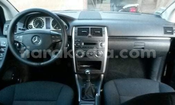 Hividy Mercedes‒Benz B-klasse Black Car in Antananarivo in Analamanga Hividy Mercedes‒Benz B-klasse Black Car in Antananarivo in Analamanga