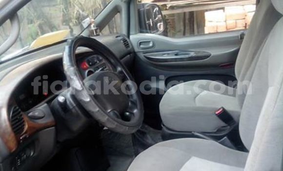 Hividy Hyundai Starex Silver Car in Antananarivo in Analamanga Hividy Hyundai Starex Silver Car in Antananarivo in Analamanga