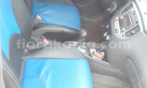 Hividy Kia Pride fotsy Car in Antananarivo in Analamanga Hividy Kia Pride fotsy Car in Antananarivo in Analamanga