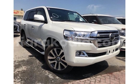 Acheter Import Voiture Toyota Land Cruiser Blanc à Import - Dubai, Diana Acheter Import Voiture Toyota Land Cruiser Blanc à Import - Dubai, Diana