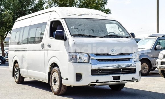 Hividy Toyota Hiace fotsy Car in Import - Dubai in Diana Hividy Toyota Hiace fotsy Car in Import - Dubai in Diana