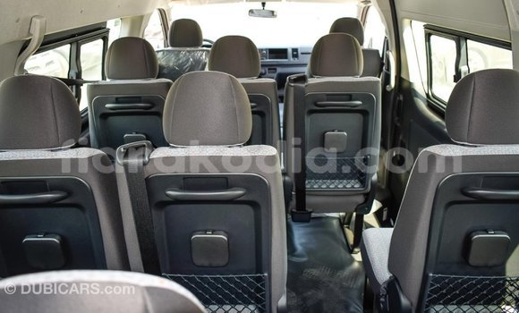 Hividy Toyota Hiace fotsy Car in Import - Dubai in Diana Hividy Toyota Hiace fotsy Car in Import - Dubai in Diana