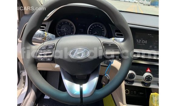 Hividy Hyundai Elantra fotsy Car in Import - Dubai in Diana Hividy Hyundai Elantra fotsy Car in Import - Dubai in Diana