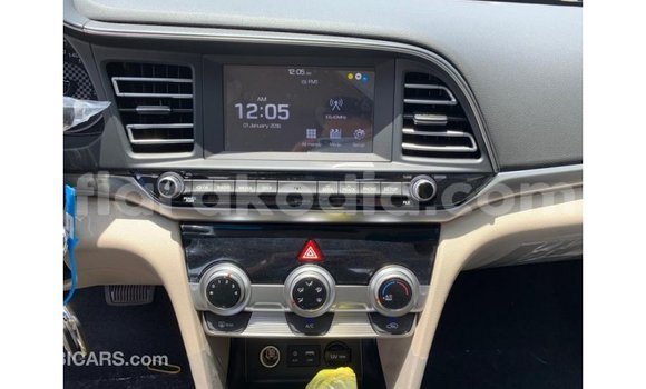 Hividy Hyundai Elantra fotsy Car in Import - Dubai in Diana Hividy Hyundai Elantra fotsy Car in Import - Dubai in Diana