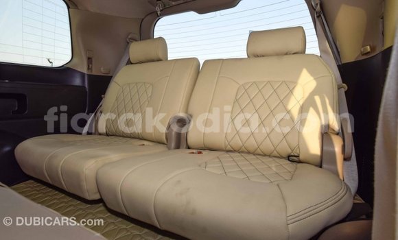 Hividy Toyota Land Cruiser fotsy Car in Import - Dubai in Diana Hividy Toyota Land Cruiser fotsy Car in Import - Dubai in Diana