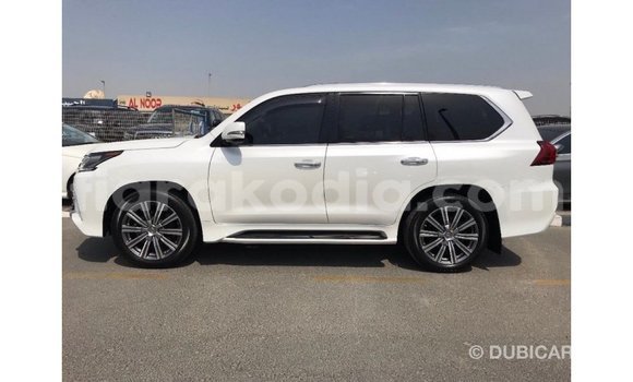Acheter Import Voiture Lexus LX Blanc à Import - Dubai, Diana Acheter Import Voiture Lexus LX Blanc à Import - Dubai, Diana