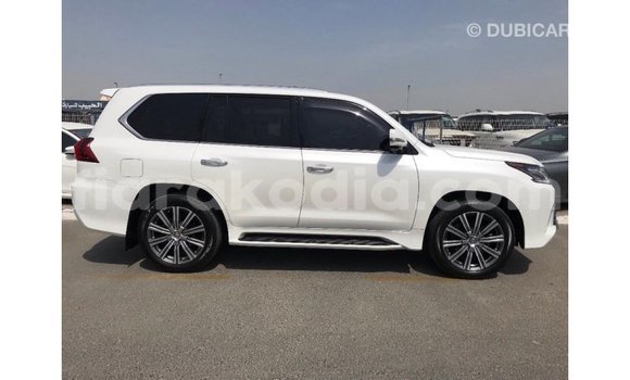 Acheter Import Voiture Lexus LX Blanc à Import - Dubai, Diana Acheter Import Voiture Lexus LX Blanc à Import - Dubai, Diana