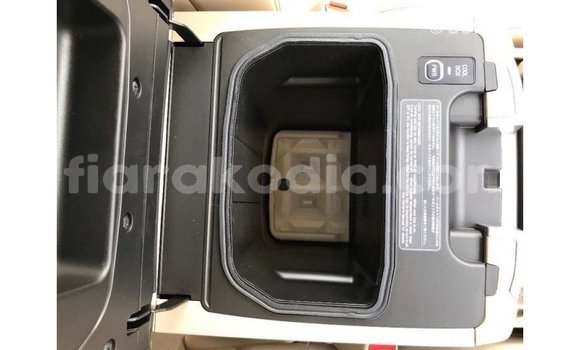 Acheter Import Voiture Toyota Land Cruiser Noir à Import - Dubai, Diana Acheter Import Voiture Toyota Land Cruiser Noir à Import - Dubai, Diana