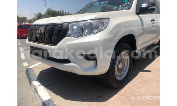 Acheter Import Voiture Toyota Prado Blanc à Import - Dubai, Diana Acheter Import Voiture Toyota Prado Blanc à Import - Dubai, Diana
