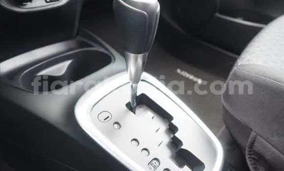 Acheter Occasion Voiture Toyota Yaris Gris à Boriziny (Port–Bergé), Sofia Acheter Occasion Voiture Toyota Yaris Gris à Boriziny (Port–Bergé), Sofia