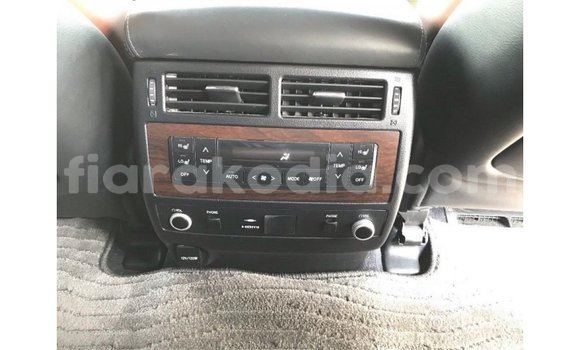 Acheter Import Voiture Toyota Land Cruiser Blanc à Import - Dubai, Diana Acheter Import Voiture Toyota Land Cruiser Blanc à Import - Dubai, Diana