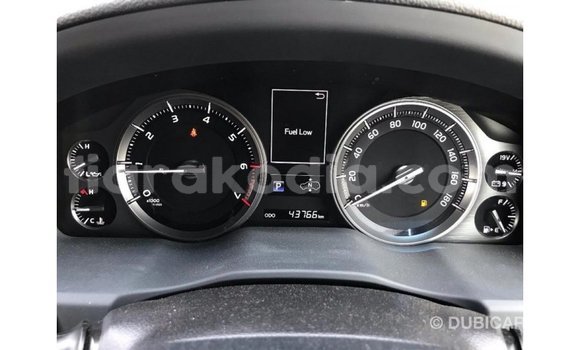 Acheter Import Voiture Toyota Land Cruiser Blanc à Import - Dubai, Diana Acheter Import Voiture Toyota Land Cruiser Blanc à Import - Dubai, Diana