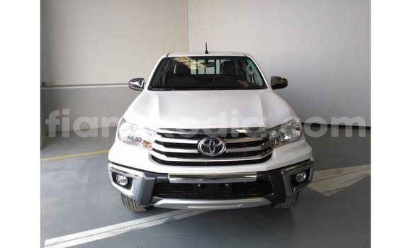 Acheter Import Voiture Toyota Hilux Blanc à Import - Dubai, Diana Acheter Import Voiture Toyota Hilux Blanc à Import - Dubai, Diana