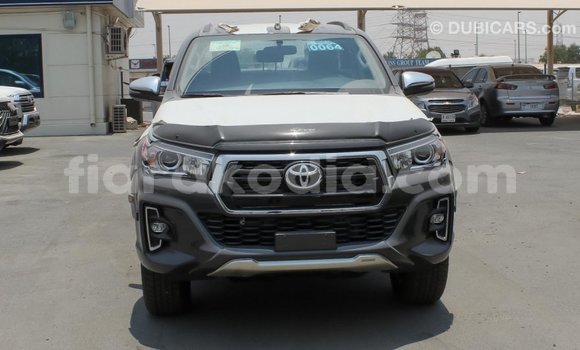 Acheter Import Voiture Toyota Hilux Noir à Import - Dubai, Diana Acheter Import Voiture Toyota Hilux Noir à Import - Dubai, Diana