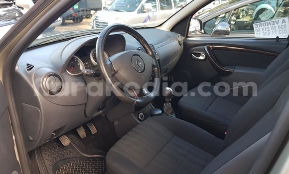 Acheter Occasion Voiture Renault Duster Gris à Antananarivo, Analamanga Acheter Occasion Voiture Renault Duster Gris à Antananarivo, Analamanga