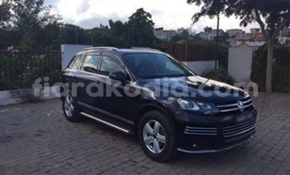 Acheter Occasion Voiture Volkswagen Touareg Noir à Antananarivo, Analamanga Acheter Occasion Voiture Volkswagen Touareg Noir à Antananarivo, Analamanga