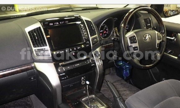 Hividy Toyota Land Cruiser fotsy Car in Import - Dubai in Diana Hividy Toyota Land Cruiser fotsy Car in Import - Dubai in Diana