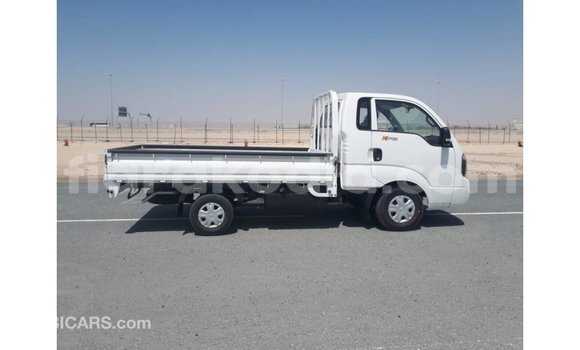 Hividy Kia Carens fotsy Car in Import - Dubai in Diana Hividy Kia Carens fotsy Car in Import - Dubai in Diana