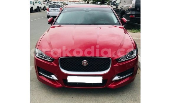 Acheter Import Voiture Jaguar XE Rouge à Import - Dubai, Diana