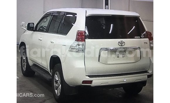 Acheter Import Voiture Toyota Prado Blanc à Import - Dubai, Diana Acheter Import Voiture Toyota Prado Blanc à Import - Dubai, Diana