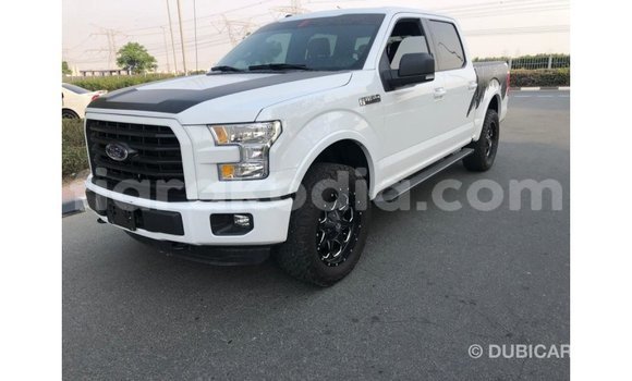 Acheter Import Voiture Ford Club Wagon Blanc à Import - Dubai, Diana Acheter Import Voiture Ford Club Wagon Blanc à Import - Dubai, Diana