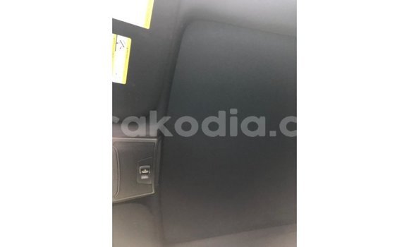 Acheter Import Voiture Ford Club Wagon Blanc à Import - Dubai, Diana Acheter Import Voiture Ford Club Wagon Blanc à Import - Dubai, Diana