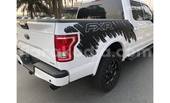 Acheter Import Voiture Ford Club Wagon Blanc à Import - Dubai, Diana Acheter Import Voiture Ford Club Wagon Blanc à Import - Dubai, Diana