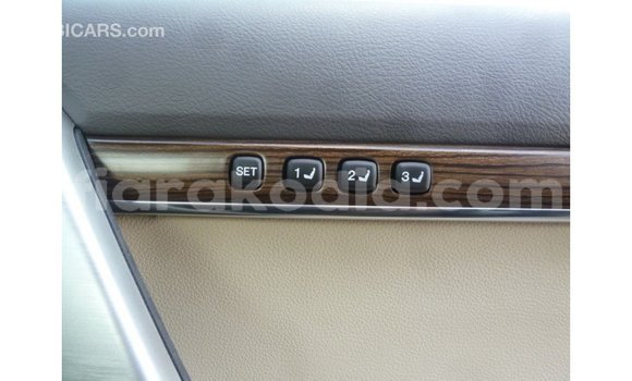 Acheter Import Voiture Toyota Land Cruiser Noir à Import - Dubai, Diana Acheter Import Voiture Toyota Land Cruiser Noir à Import - Dubai, Diana